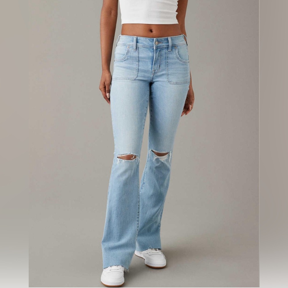 AMERICAN EAGLE AE Ne(x)t Level Ripped Low-Rise Kick Bootcut Jeans. Size 0. EUC.
